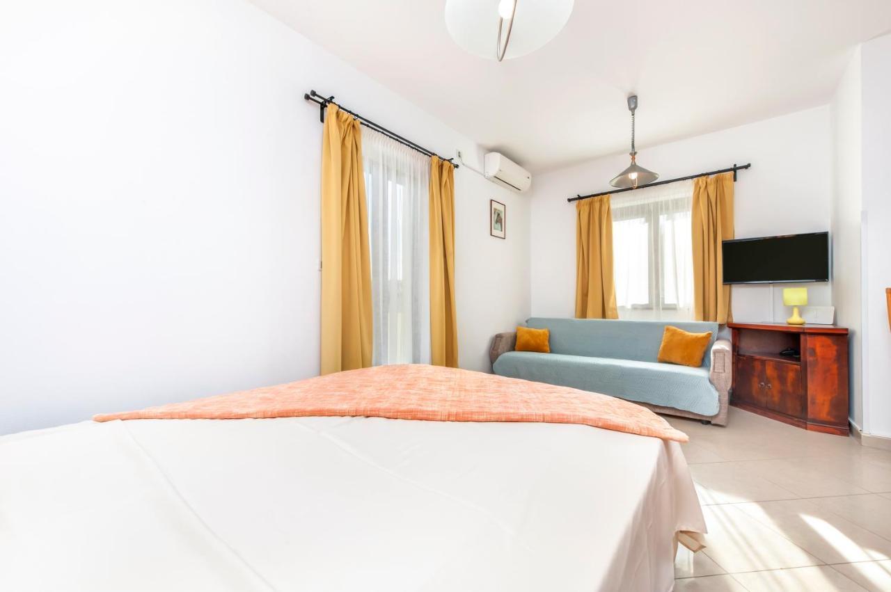 Villa Mara 로비니 외부 사진