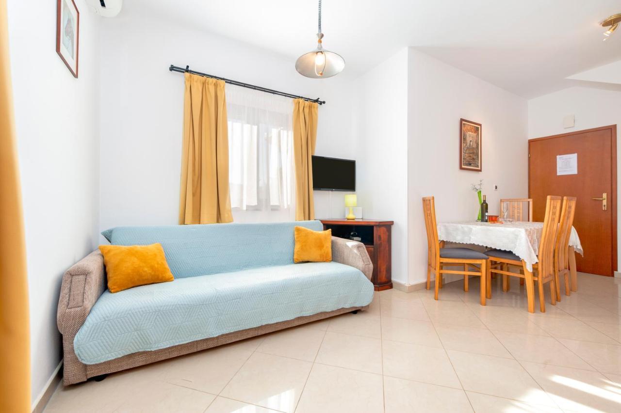 Villa Mara 로비니 외부 사진