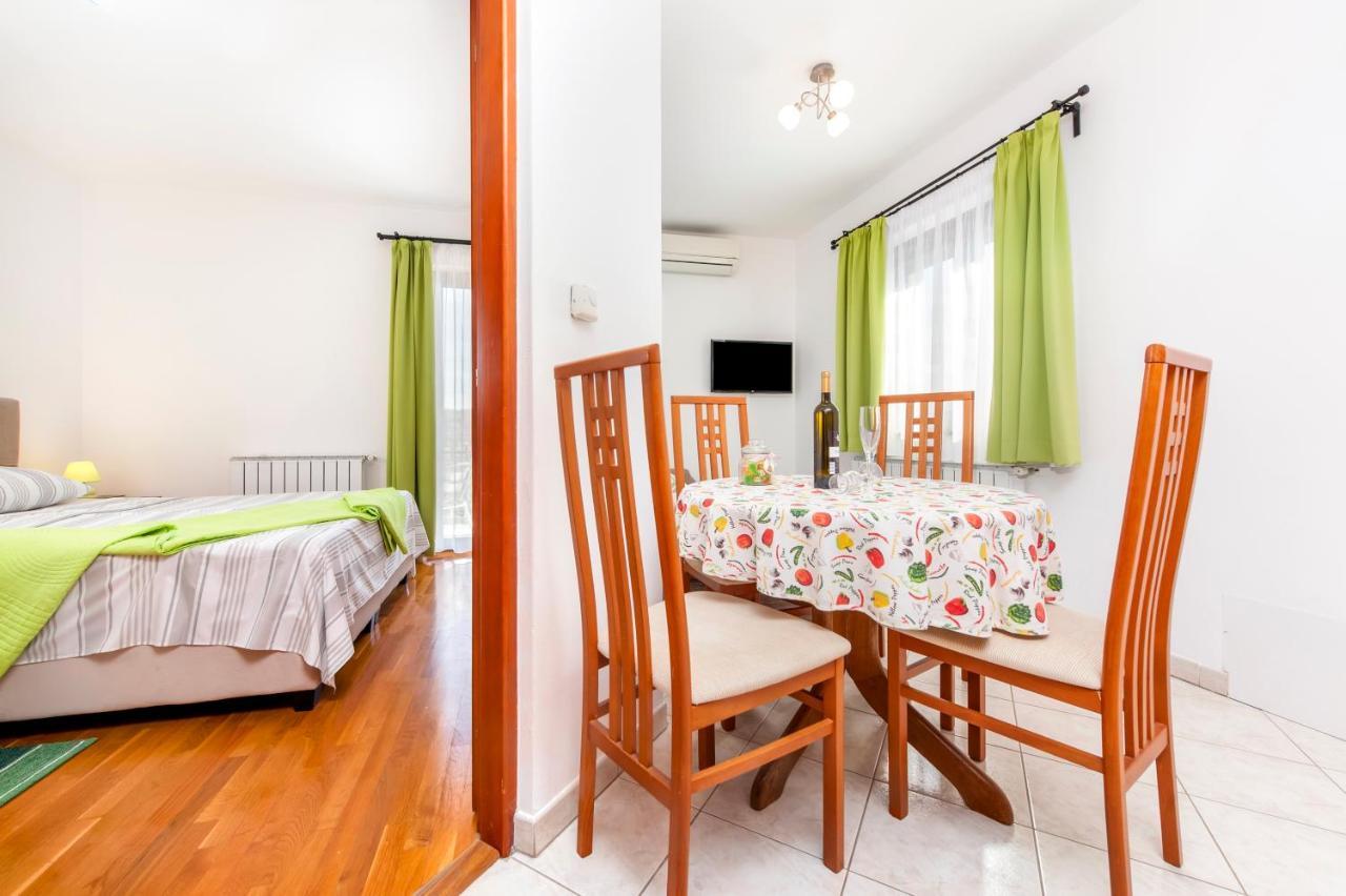 Villa Mara 로비니 외부 사진